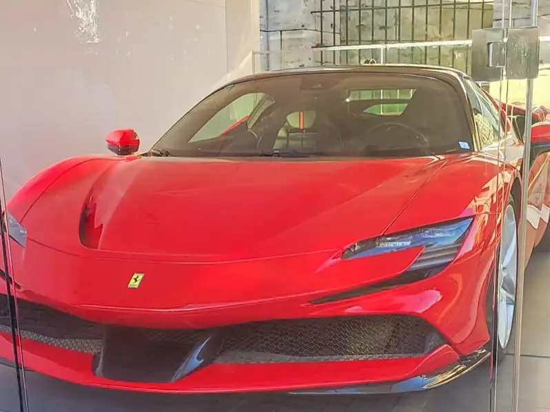 Ferrari SF90 Stradale (2020) spotted in Tarragona, Spain