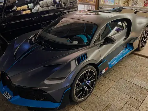 Bugatti Divo (2019) spotted in Terni, Italy