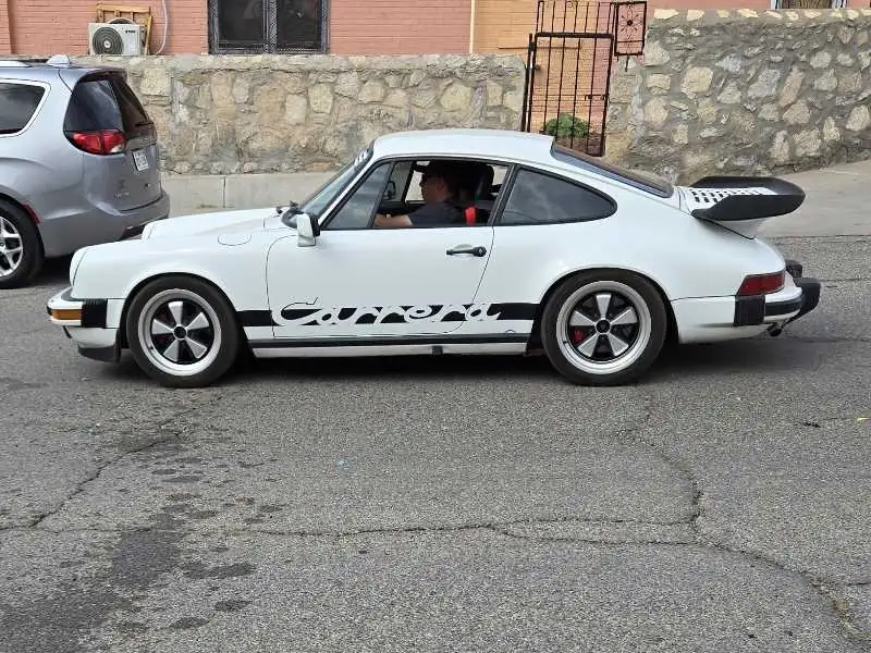 Porsche 911 Carrera (1975) spotted in El Paso, United States