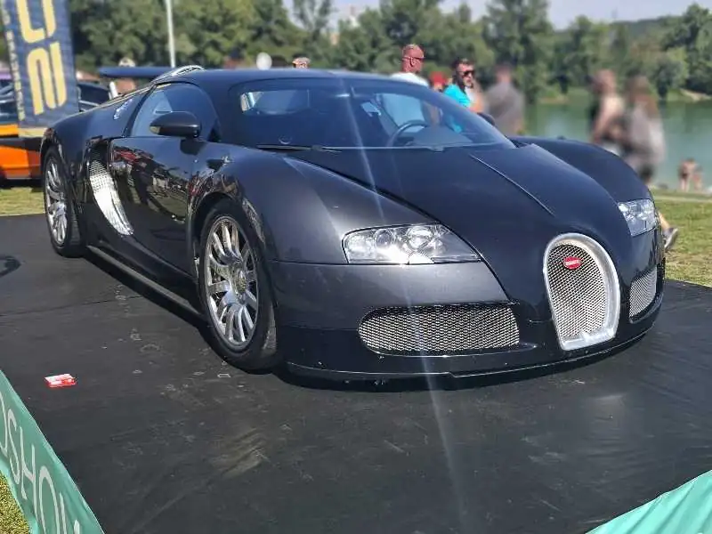 Bugatti Veyron (2005) spotted in Trenčín, Slovakia