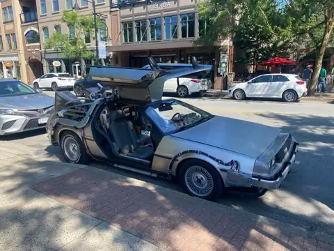 DeLorean DMC-12 (1981) spotted in Langley, Canada