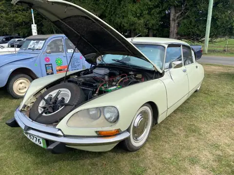 Citroën DS (1972) spotted in Hobart, Australia