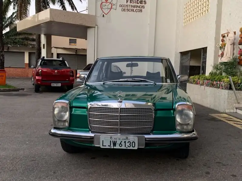 Mercedes-Benz W114 (1974) spotted in Rio de Janeiro, Brazil