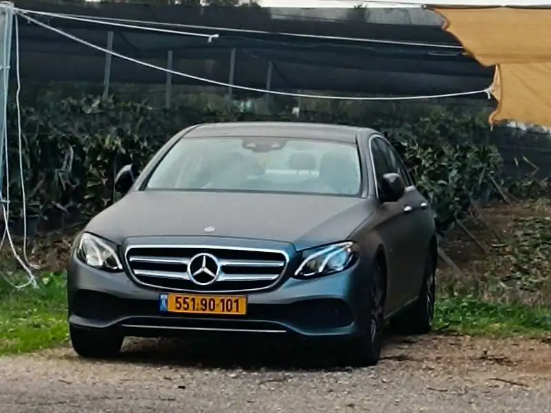Mercedes-Benz E-Class (2019) spotted in Reẖovot, Israel