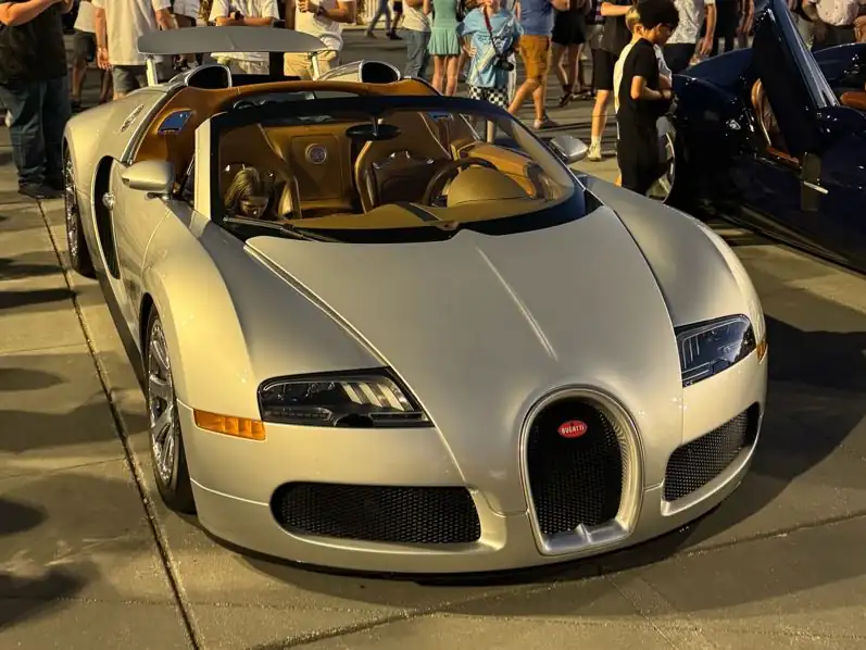 Bugatti Veyron (2015) spotted in Tampa, United States