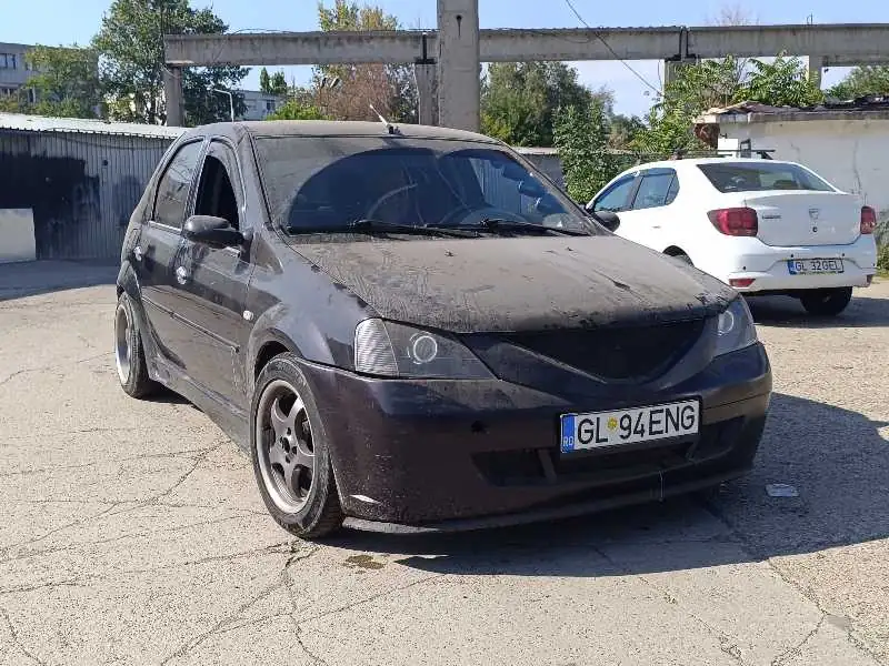 Dacia Logan (2005) spotted in Galaţi, Romania