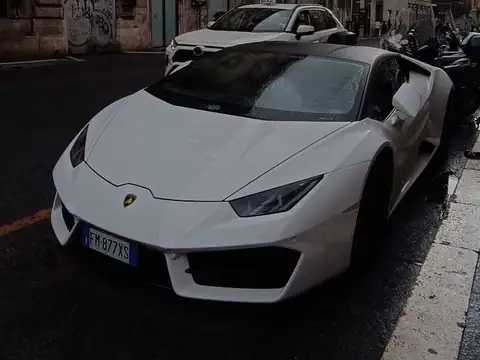 Lamborghini Huracán spotted in Rome