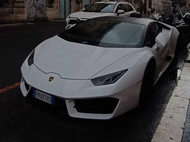 Lamborghini Huracán spotted in Rome