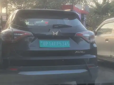 Mahindra XUV700 (2022) spotted in Madhubani, India