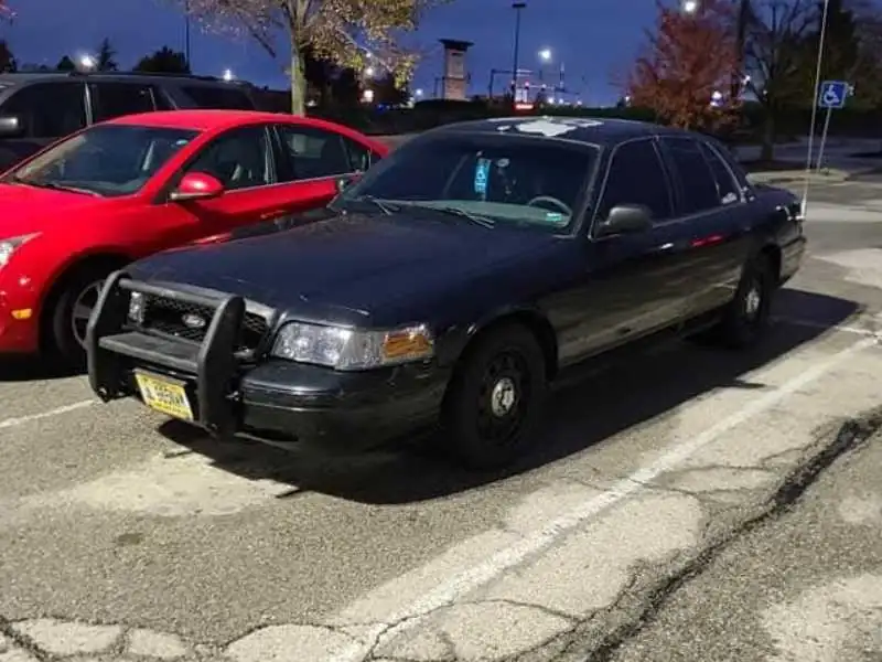 Ford Crown Victoria (2008) spotted in Overland Park, United States