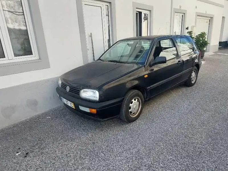 Volkswagen Golf (1990) spotted in Leiria, Portugal