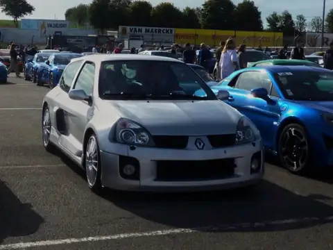 Renault Clio V6 (2001) spotted in Dunkirk, France