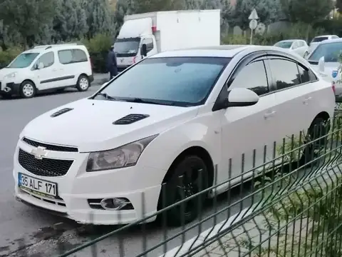 Chevrolet Cruze (2011) spotted in Gebze, Turkey