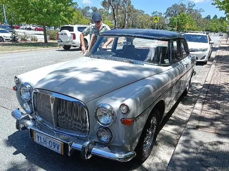 Morris 800 (1965) spotted in District of Tuggeranong, Australia