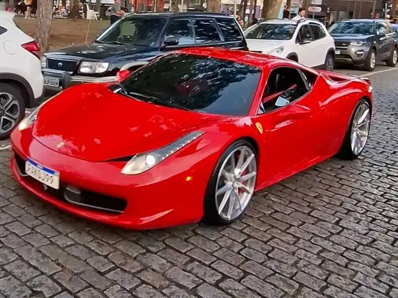 Ferrari 458 (2010) spotted in Curitiba, Brazil