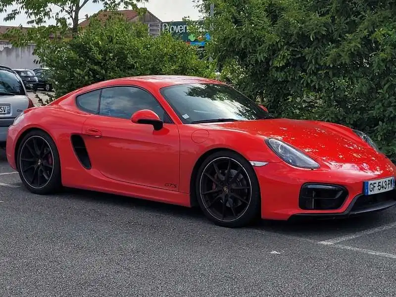 Porsche Cayman GTS (2015) spotted in Roanne, France