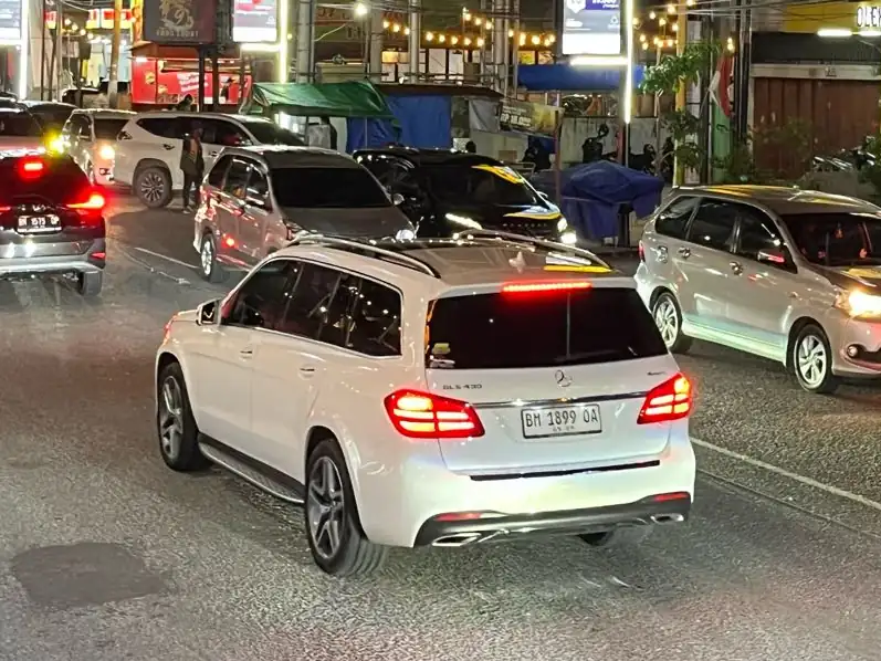Mercedes-Benz GLS 430 (2019) spotted in Pekanbaru, Indonesia