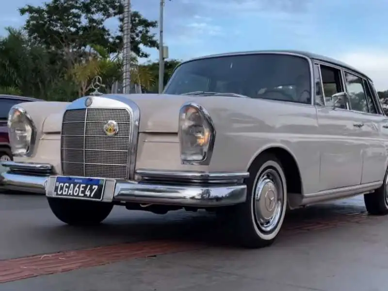 Mercedes-Benz W111 (1965) spotted in Campo Grande, Brazil
