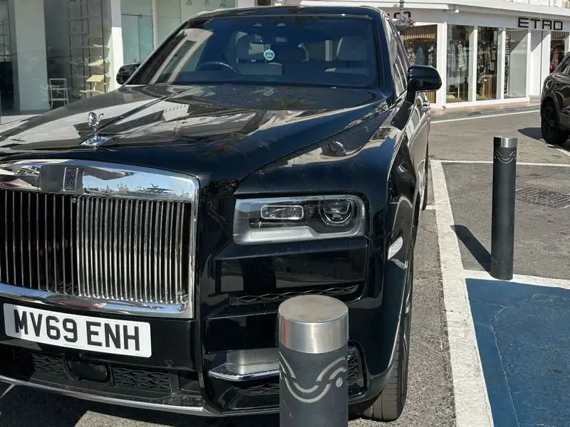 Rolls-Royce Cullinan (2019) spotted in Barbacha, Algeria