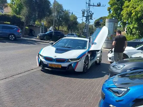 BMW i8 (2019) spotted in Tel Aviv, Israel