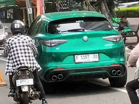 Alfa Romeo Stelvio spotted in Jakarta