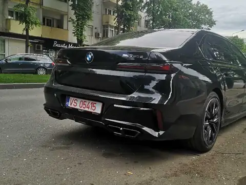 BMW i7 M70 (2023) spotted in Vaslui, Romania