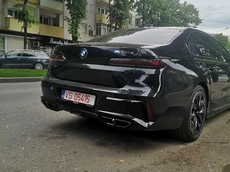 BMW i7 M70 (2023) spotted in Vaslui, Romania