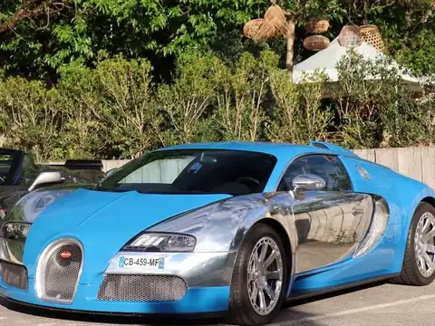 Bugatti Veyron (2005) spotted in Annecy, France