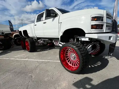 Chevrolet Silverado spotted in Tanabe