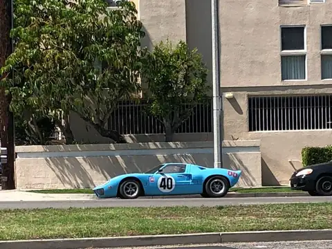 Ford GT40 (1966) spotted in Los Angeles, United States