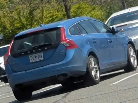 Volvo V60 (2015) spotted in Richmond, United States