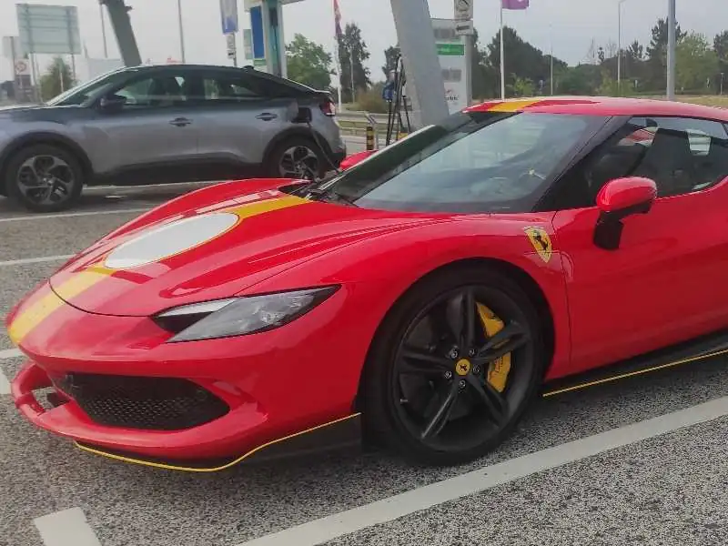 Ferrari SF90 Stradale spotted in Évora