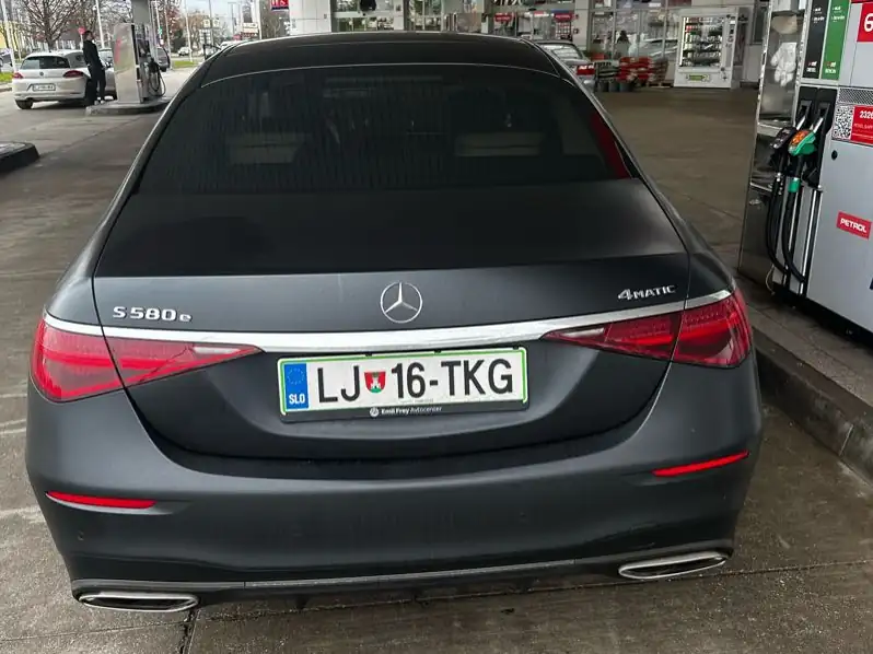 Mercedes-Benz S580e (2023) spotted in Ljubljana, Slovenia