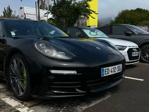 Porsche Panamera (2018) spotted in Le Tampon, Reunion