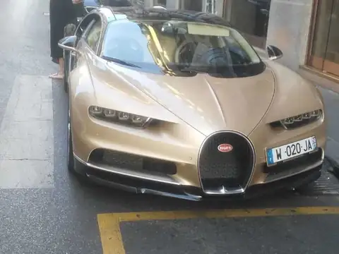 Bugatti Chiron (2016) spotted in Milan, Italy