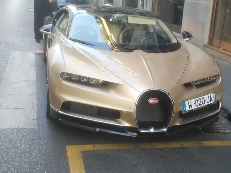 Bugatti Chiron (2016) spotted in Milan, Italy