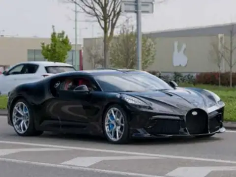 Bugatti Chiron Pur Sport (2020) spotted in Châteauroux, France