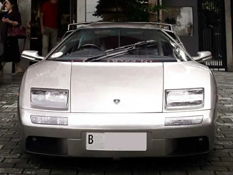 Lamborghini Diablo (1990) spotted in Jakarta, Indonesia