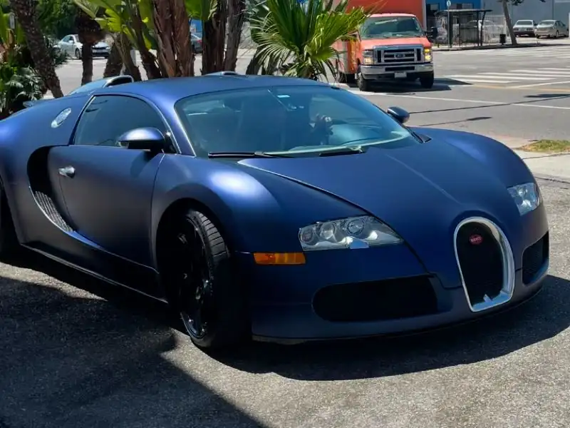 Bugatti Veyron spotted in Santa Monica