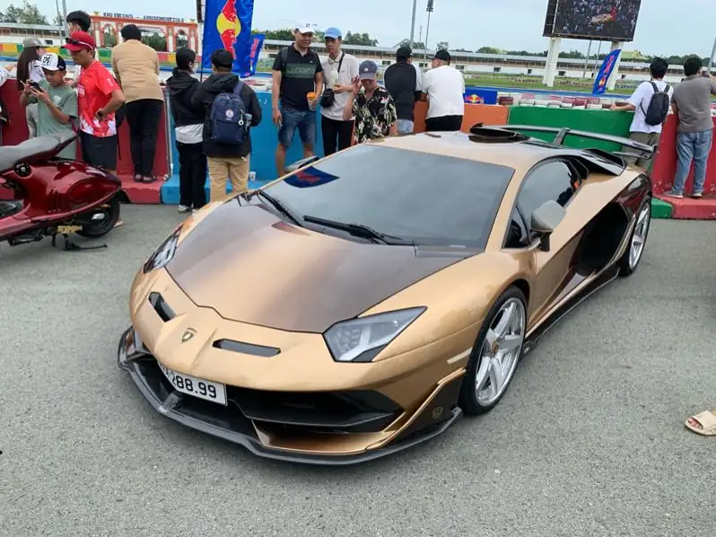 Lamborghini Aventador (2021) spotted in Ho Chi Minh City, Vietnam