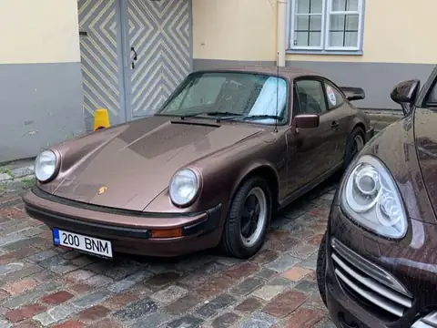 Porsche 911 Carrera (1980) spotted in Reykjavík, Iceland