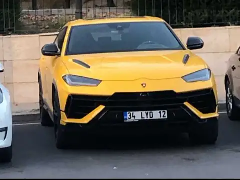 Lamborghini Urus (2020) spotted in Aleppo, Syria