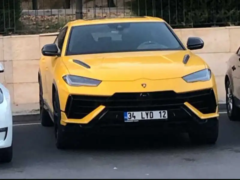 Lamborghini Urus spotted in Aleppo