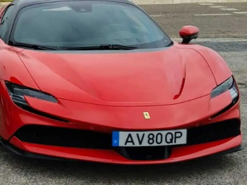 Ferrari SF90 Stradale (2020) spotted in Amadora, Portugal