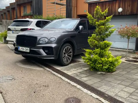 Bentley Bentayga (2022) spotted in Ljubljana, Slovenia