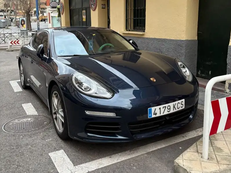 Porsche Panamera (2013) spotted in Leganés, Spain