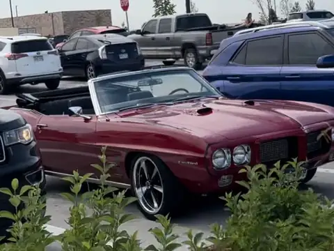 Pontiac Firebird (1969) spotted in Luling, United States
