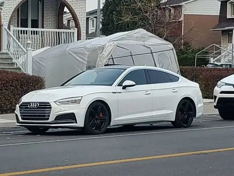 Audi S5 Sportback (2021) spotted in Montréal, Canada