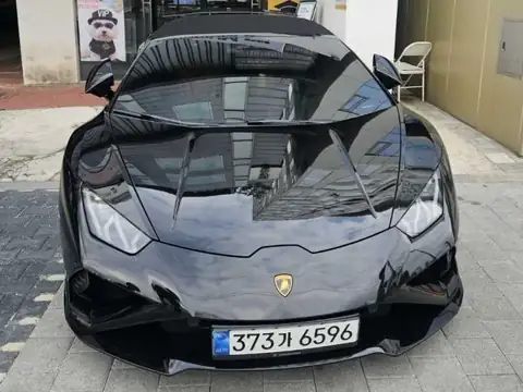 Lamborghini Sian (2020) spotted in Seoul, South Korea