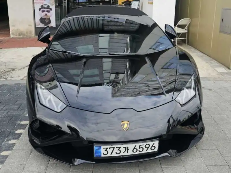 Lamborghini Sian (2020) spotted in Seoul, South Korea